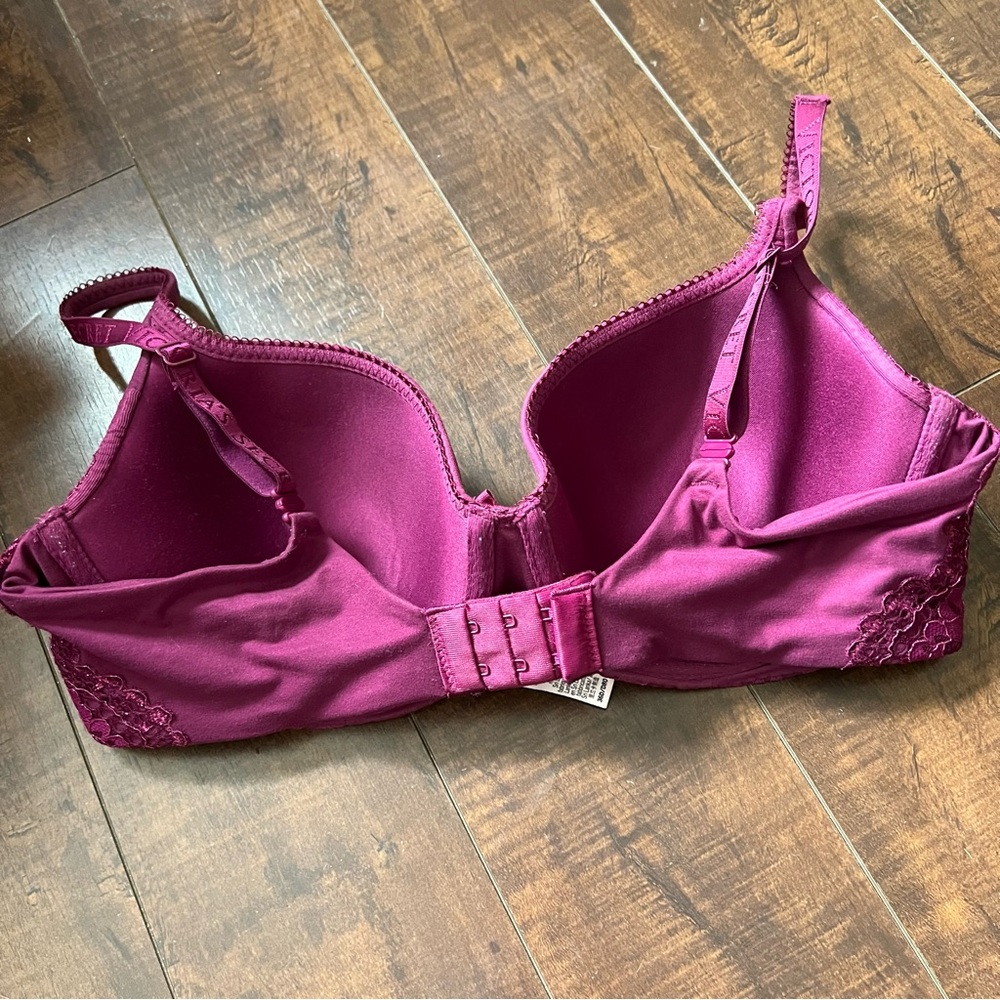 Victoria’s Secret Body by Victoria Lined Demi Lace Bra - Picture 3 of 6